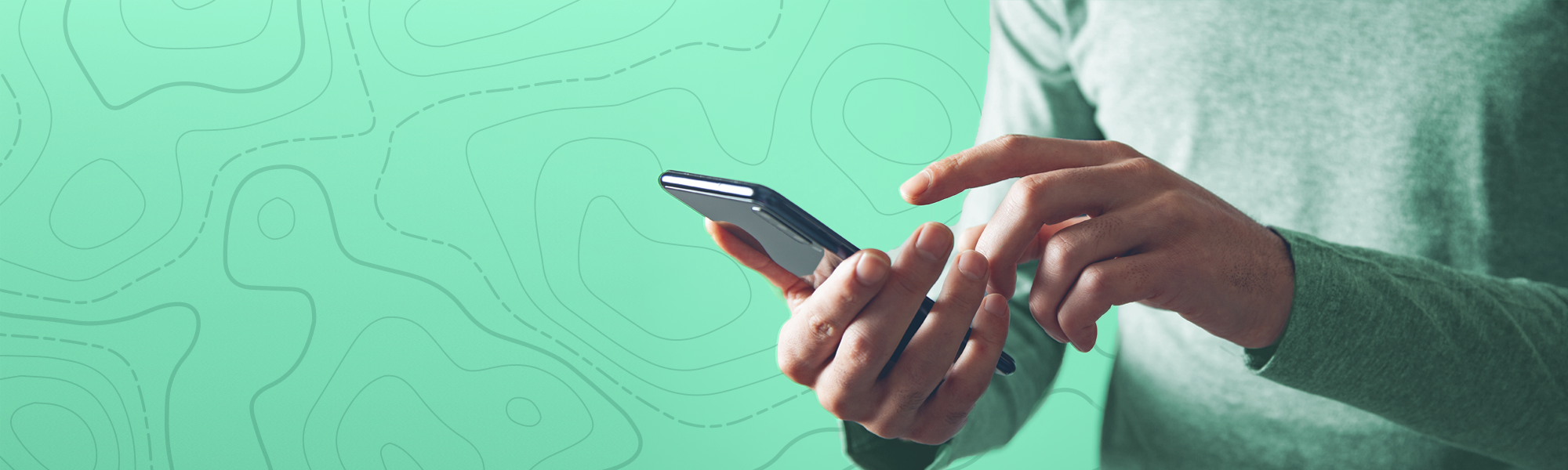 Person, die ein Handy in der Hand hält